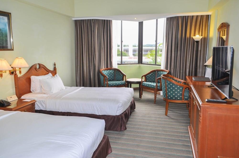 Mulia Hotel Bandar Seri Begawan Ngoại thất bức ảnh