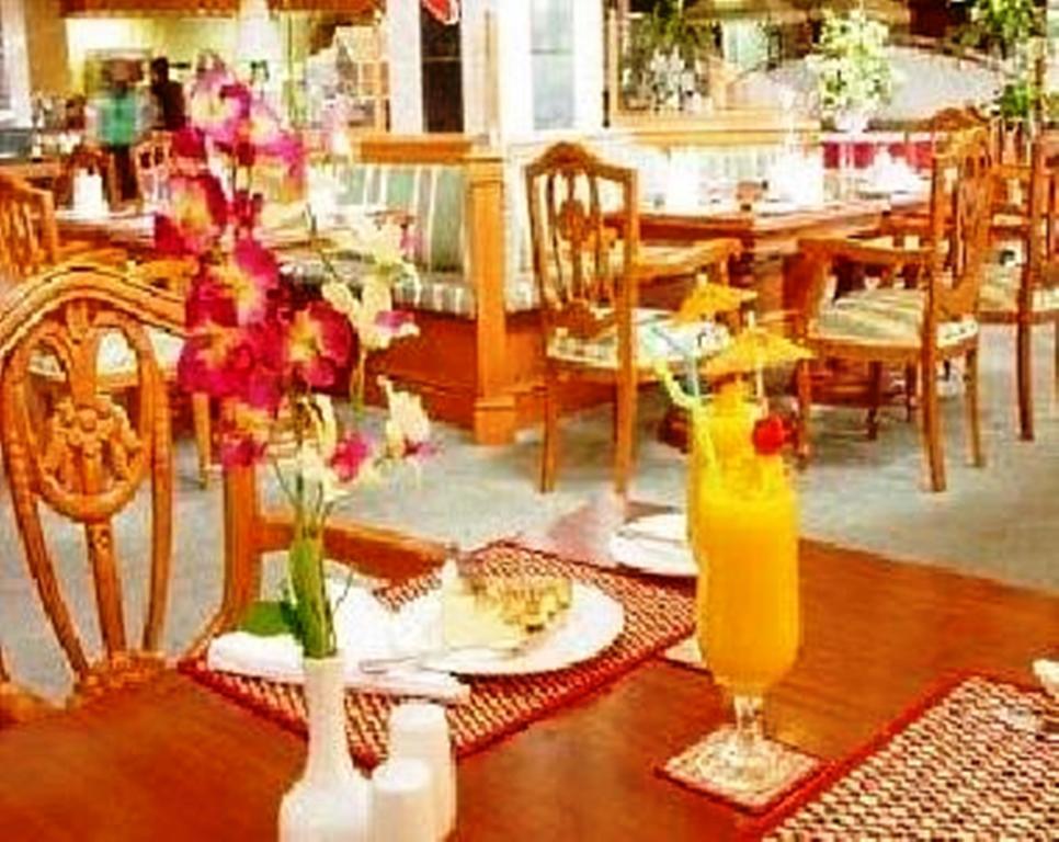 Mulia Hotel Bandar Seri Begawan Ngoại thất bức ảnh