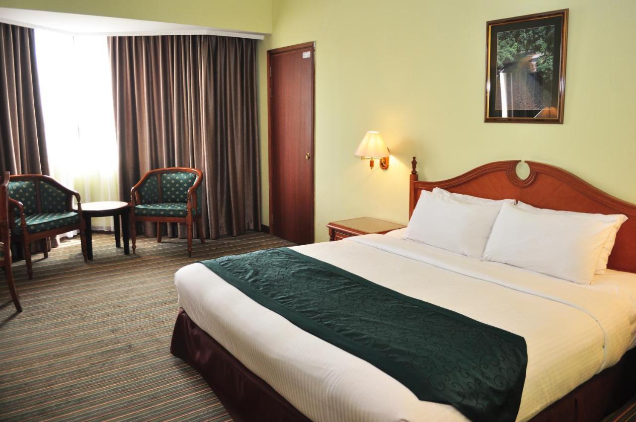 Mulia Hotel Bandar Seri Begawan Ngoại thất bức ảnh