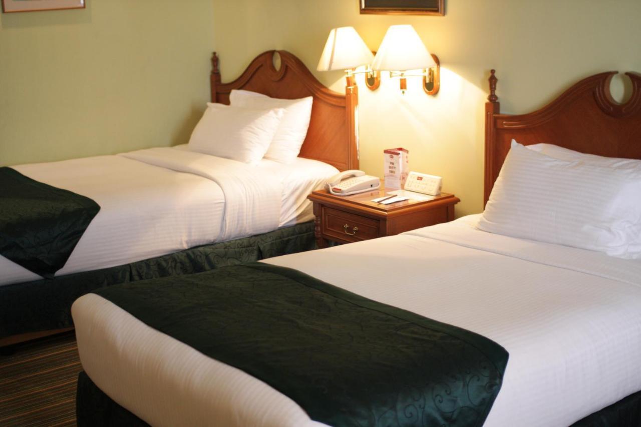 Mulia Hotel Bandar Seri Begawan Ngoại thất bức ảnh