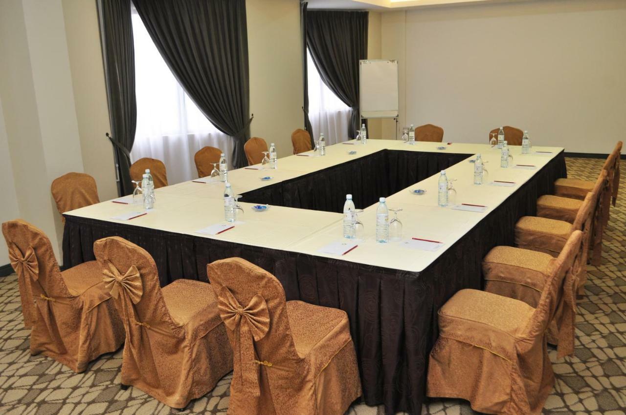 Mulia Hotel Bandar Seri Begawan Ngoại thất bức ảnh
